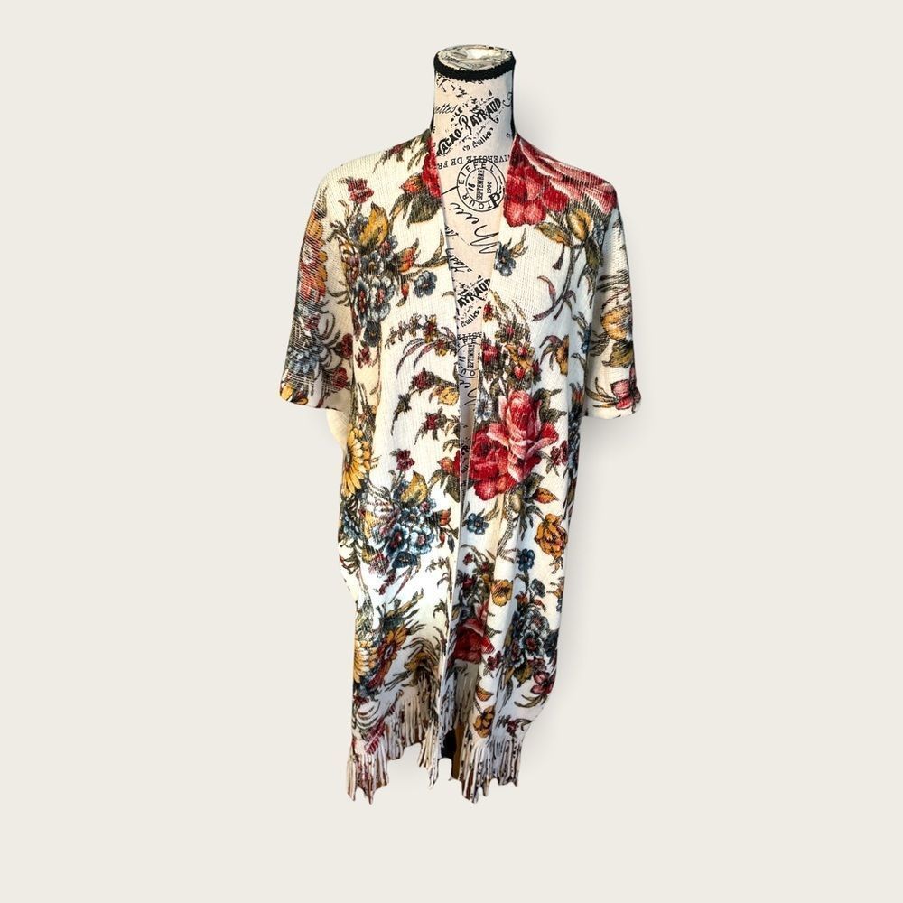 NWOT Anthropologie sunflower shawl poncho light weight with fringe one size